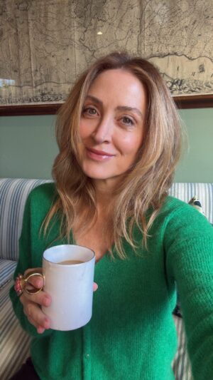 Sasha Alexander Instagram - Actress/ Director  JENNIFER MORRISON joins #convosandcoffee We talk her journey to Hollywood, directing actors & being married to latin men! Love her! ☕️☕️☕️