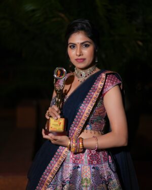 Satya sri Instagram - "Started this journey at 16 years, and now, 10 years later, I stand here with this award in hand. 🌟 Hard work truly pays off! Grateful to @vishnu_boppana and @virtusa_life_spaces for the recognition and support. Thank you so much to everyone who has supported me throughout my journey.

A special thanks to Guruvu garu  @chammakchandra_official garu for their guidance and encouragement. My heartfelt gratitude to @mallemalatv the entire Jabardasth family, and @etvtelugu2708 for giving me the platform and opportunity to grow and showcase my talent.

I am especially grateful for the unwavering support that my parents have given me throughout my journey. ❤️ Here’s to chasing dreams and achieving more! 🙌✨

PC: @v_capturesphotography
Hairstyle: @purna_stylist_143

#10YearsOfPassion #HardWorkPaysOff #Gratitude"
#satyasri #actresssatyasri #me_satyasri