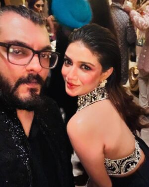 Sauraseni Maitra Instagram - Diwali festivities begin with my favourite favourite @manishmalhotra05 ‘s Oh-So-Amazing home! Lived and loved every bit of my Cinderella moment 💃🏻Thank you for the love , the warmth and the FUN! I love you MM ♥️💋

@manishmalhotra05 @manishmalhotraworld