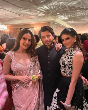 Sauraseni Maitra Instagram - Diwali festivities begin with my favourite favourite @manishmalhotra05 ‘s Oh-So-Amazing home! Lived and loved every bit of my Cinderella moment 💃🏻Thank you for the love , the warmth and the FUN! I love you MM ♥️💋

@manishmalhotra05 @manishmalhotraworld
