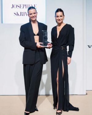 Sedef Avci Instagram - Muhteşem geceden 🥂
@harpersbazaarturkiye 
#harperbazaarwomenoftheyear2023 
#harpersbazaar 
#davet #reklam