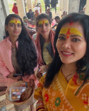 Seema Singh Instagram - ॐ नमो भगवते वशुदेवाय नमः 😇
विष्णु जी के दर्शन से नए साल की शुरुवात 🛕 🙏😇
#happynewyear2025 
.
.
.
.
#photooftheday #newyear #newday #trending #vishnudham #samas #barbigha #pics #family #bihar