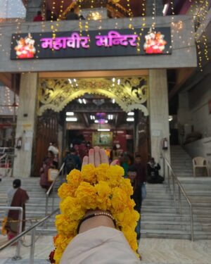 Seema Singh Instagram - जय श्री राम 🙏😇
महावीर मंदिर पटना 📍
.
.
.
.
.
.
#jaishreeram #saturday #patna #photooftheday #trending  #jaibajrangbali #jaihanuman #blessed