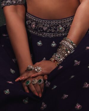 Seerat Kapoor Instagram - Queens don’t compete, they empower 👑⭐️

Wearing: @swathiveldandi_official 
Jewellery: @mangatraineeraj 
Styled by: @officialanahita
Makeup: @makeupbykamaljeet 
Hair: @mold_by_akhil 
Style team: @pranathivarma.k 
Pic: @pranav.foto 
Asst: @varmaa.28