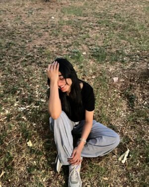 Sehar Khan Instagram - Random photo dump from my phone because Jackie and Carlo are too cute to stay hidden 🐾❤️

And yes i’m up early🙃blame the early call time🤷🏻‍♀️
GOOD MORNING