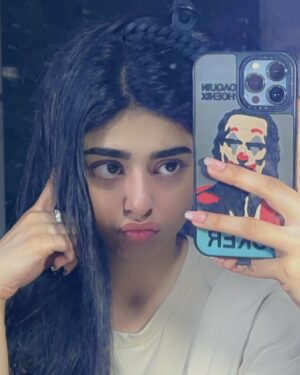 Sehar Khan Instagram - hey hey hey❤️ Thank you for all the love you’ve been sending for Jafa! 🥰 It makes my heart so full seeing how much you’re enjoying the story. I know I haven’t been posting much but I’m always reading your sweet messages – you guys are amazing🙏🥹

Don’t forget to watch today’s episode it’s going to be intense! And the journey isn’t over yet 😊 there’s so much more to come. Love you all! 💕 #Jafa #Thankful #8pm #humtv

Sharing BTS moments for now – one where I actually fell (oops 🙈) and another climbing a mountain. There’s plenty more but let’s save those for later. 😉

shoes: @blackbeiger
dress: @meeralofficial