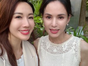 Selena Lee Instagram - #燦爛的風和海 的美女們。 我們的第一次合影。
收官了，送給大家吧。

#beginAgain