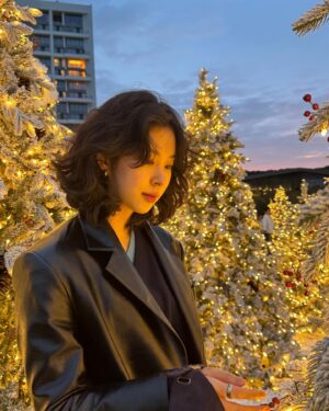 Seo Eun-soo Instagram - 부산에서 먼저 만난 크리스마스🎄