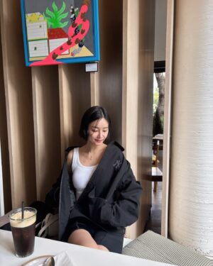 Seo Yu-na Instagram - #협찬 
갑자기 추워진 날씨에 요즘 나의 운동룩 아우터 #MLB워크자켓 🤎
안에 얇은 패딩감이 내장되있어서 겨울까지 
#데일리아이템 장착 ✨🪽
@mlbkorea @mlbcrew_kr 

#MLBKOREA #MLBCREW 
#MLB워크자켓 #워크자켓