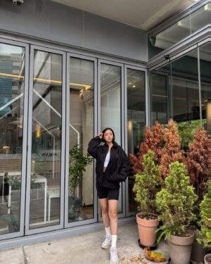 Seo Yu-na Instagram - #협찬 
갑자기 추워진 날씨에 요즘 나의 운동룩 아우터 #MLB워크자켓 🤎
안에 얇은 패딩감이 내장되있어서 겨울까지 
#데일리아이템 장착 ✨🪽
@mlbkorea @mlbcrew_kr 

#MLBKOREA #MLBCREW 
#MLB워크자켓 #워크자켓