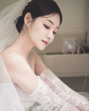 Seo Yu-na Instagram - _ 20240218 잊지 못할 그날의 선물 , 💍🤍 
@ohjoongseok_wedding