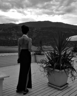 Serenay Aktaş Instagram - Burdayım be, burdayım.
(ev taşıma telaşındayım) 🐒