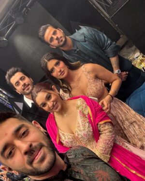 Shahneel Gill Instagram - An unforgettable night, miss u already @sakshi.pant