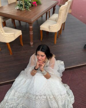 Shahneel Gill Instagram - Hans वाला सफ़ेद,,,,