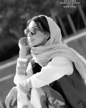 Shahrzad Kamalzadeh Instagram - یه جایی مولانا خیلی قشنگ میگه که:
«چو خدا بود پناهت،چه خطر بود ز راهت؟!
به فلك رسد کلاهت که سر همه سرانی!»
.
.
.
.
.
.
.
.
#شهرزادکمالزاده #shahrzadkamalzadeh
#عشق#دوستی#صلح#بازیگر#کارگردان#فیلمساز#تهیه_کننده
#هنرمند #هنر #آرتیست #artist #art
#دعا#محبت #فیلم#سینما #سریال #آرزوی_سلامتی #خوشبختی #صلح #نیکی #خوبی 

@vahab_amani_photographer 📷⭐️