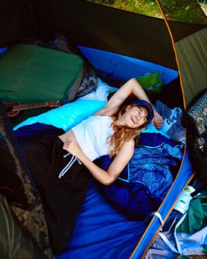 Shailene Woodley Instagram - went camping w some rad women. snuggled w my bestie. @cahlinetompkins took some cheeky shots. @highhip   i chatted some life. got to be one of the best photoshoots i’ve ever done. thank you @outsidemagazine. let’s boogie again. 

Words @highhip
Photographer @​​cahlinetompkins
Stylist @kriskriskris
Producer @kyrajkennedy