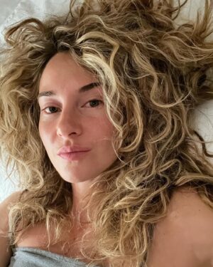 Shailene Woodley Instagram - one of my favorite things about playing GIA in three women was finally letting my lion hair roar for a character. thank you mom   grandpa for the hair genes. and big time thank you’s to @karihillhair for being my secret weapon for over a decade in helping me build characters using your bananas coloring skills, and @mariagracia.__ for up-leveling my curl game   giving gia her EXTRA. bts from when we were shooting 2021-2022.