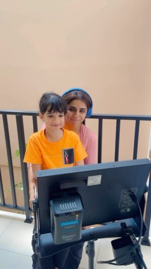 Shalini Balasundaram Instagram - The most sweetest action from the most talented @navomikah_avikna so much of love for you kutty. Catch this cutie pie on Pasanga Season 2 from Monday to Thursday at 9pm #shalinibalasundaram