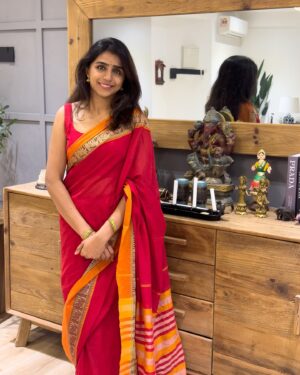 Shalini Balasundaram Instagram - Happy Deepavali everyone.. have fun and enjoy the holidays. Stay safe.. #shalinibalasundaram