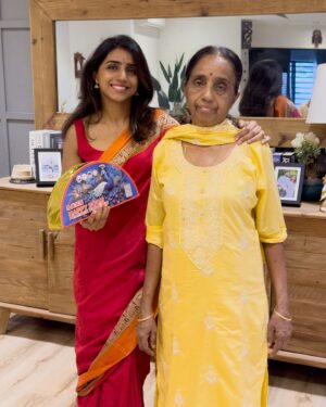 Shalini Balasundaram Instagram - Happy Deepavali everyone.. have fun and enjoy the holidays. Stay safe.. #shalinibalasundaram