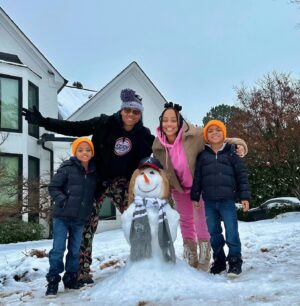 Shamari DeVoe Instagram - It snowed in the A today so you know @DeVoeTwins first snowman had to rep ATL and Boston! ⛄️ 
#DeVoTeD #ATL #AtlantaSnow #WinterClassic #Fenway