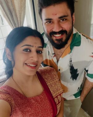 Shambhavy gurumoorthy Instagram - Let go of the past, embrace the future, and step into 2025 with a heart full of hope and excitement. Happy New Year! 🎉

#samandprasi #insta #newyear #2025 #newbeginnings #life #motivation #positivevibes #husbandandwife #newgoals #trending #trendingpost #trendingcouples👫 #instagood #instavibes #betterhalf #wife #realcouple #bestyear #tamil #tamilcouple #youtuber