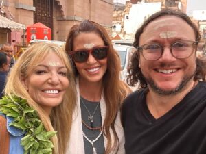 Shannon Elizabeth Instagram - Recently had the honor of returning to #India. This trip was to help pay tribute to an absolutely incredible human who unfortunately left us way too soon & spread her ashes in the #Ganges in #Varanasi. 

I want to share a few highlights of this leg of the trip. More to come, but this one is dedicated to Caroline Kane. 

You were always an angel in Earth, and now the angels are rejoicing to have you back, soaring above the clouds with them. We all love & miss you Caroline-but we felt you there with us every step of the way. Thank you for watching over us all & the beautiful gift of getting to come together to celebrate YOU! We were told not to cry (though, as you know, I failed at that), but we instead did everything we could to celebrate your life & legacy. Thank you for all of the love & laughs. We will see you soon. 🪽

Thank you @guleriakothi for hosting a group of us. Thank you, Aditya! And thank you to Caroline's sister Whitney for all she put into this trip to make it everything Caroline wanted it to be. 🙏🏼💜