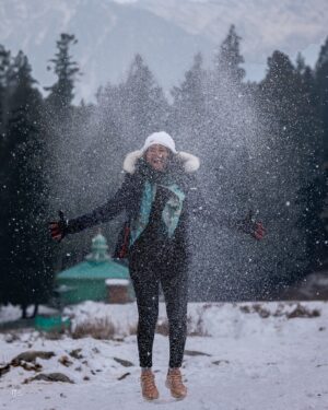 Sharanya Turadi Instagram - Here is to the season of wonder warmth and wanderlust ☃️❄️ 
#winterwonderland #kashmirtourism #travelgram