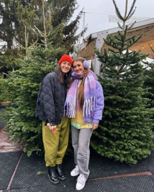 Sharlota Instagram - Zima #sofar ✨ moje nejvetsi highlighty za posledni dny🫶🏼✨ klasicky pravidlo, cim vetsi zima, tim vic pridavam na barvach😂✨