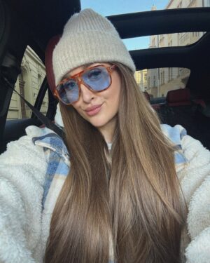Sharlota Instagram - Zima #sofar ✨ moje nejvetsi highlighty za posledni dny🫶🏼✨ klasicky pravidlo, cim vetsi zima, tim vic pridavam na barvach😂✨
