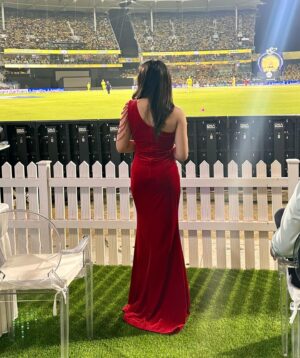Shefali Bagga Instagram - Hi 👋 from your host for the opening ceremony of TATA IPL 2024 
#ipl #ipl2024 #csk #rcb #cskvrcb #thala #dhoni #kohli #virat #chennai #shefalibagga
