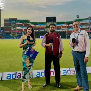 Shefali Bagga Instagram - How’s everyone? Tellme whats common in all pic? 
Wadrobe @a.la.modebyakanksha 
#shefalibagga #anchor #sports #cricket #host #dpl #ipl #t20 #delhi #presenter