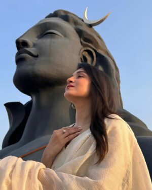Shefali Bagga Instagram - Bolo Om Namah Shivaya🙏 
Shiva – the First Yogi, who brought about the first spiritual revolution on the planet.
Adiyogi-The Source of Yoga
Adiyogi is here to liberate you from disease, discomfort, and poverty – above all, from the very process of life and death.-Sadhguru
I was awestruck after looking at this magnificent Adiyogi Shiva statue here at Adiyogi , Coimbatore . Got goosebumps while watching The Adiyogi Divyadarshanam here.. can’t explain the experience in words .. It was surreal. 
#shiva #adiyogi #sadhguru #ishafoundation #coimbatore #tamilnadu #omnamahshivaya #shiv