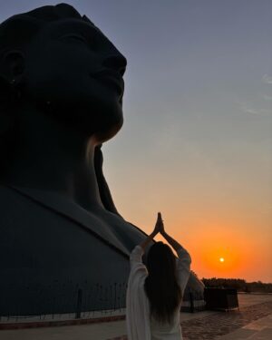 Shefali Bagga Instagram - Bolo Om Namah Shivaya🙏 
Shiva – the First Yogi, who brought about the first spiritual revolution on the planet.
Adiyogi-The Source of Yoga
Adiyogi is here to liberate you from disease, discomfort, and poverty – above all, from the very process of life and death.-Sadhguru
I was awestruck after looking at this magnificent Adiyogi Shiva statue here at Adiyogi , Coimbatore . Got goosebumps while watching The Adiyogi Divyadarshanam here.. can’t explain the experience in words .. It was surreal. 
#shiva #adiyogi #sadhguru #ishafoundation #coimbatore #tamilnadu #omnamahshivaya #shiv
