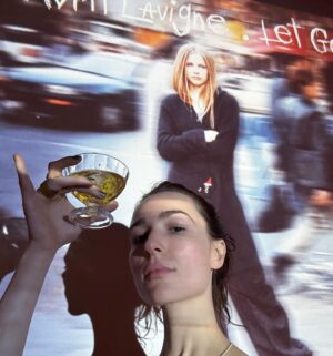 Shelby Flannery Instagram - Sparkly cider burnt baggage let go now go do that voodoo that you do so well hiiiiii 2025 you’re just as hot in real life
