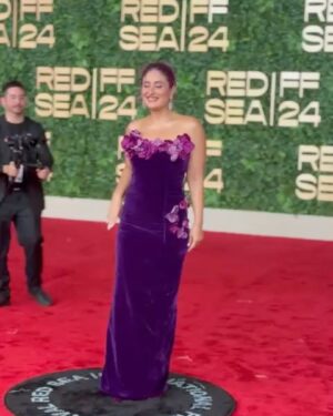 Shereen Sikka Instagram - 2 days @redseafilm with @kareenakapoorkhan 

Day 1- Orchid Dreams for the opening gala. 

In @oscardelarenta
Earrings @gkchudiwalas
Ring @vrkjewels 
Shoes @jimmychoo
Make up @savleenmanchanda 

Day 2- Daylight Magic for press. 

Wearing @kristinafidelskaya 
Shoes @louboutinworld 
Make up @manola_spaziani_mua 

Styled by @rheakapoor with @sanyakapoor & @shereenlovebug
Hair @mikedesir 
Photos @amaker7 @thehouseofpixels 
Style team @sananver @stylebyvanshika @shareendeosthale
Management for Kareena @nainas89 @poonamdamania @versis_entertainment