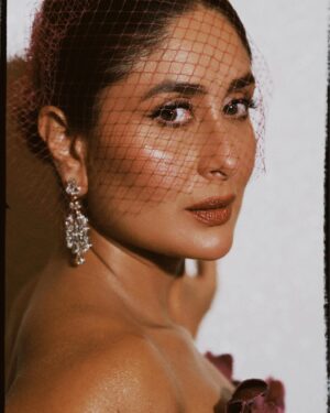 Shereen Sikka Instagram - 2 days @redseafilm with @kareenakapoorkhan 

Day 1- Orchid Dreams for the opening gala. 

In @oscardelarenta
Earrings @gkchudiwalas
Ring @vrkjewels 
Shoes @jimmychoo
Make up @savleenmanchanda 

Day 2- Daylight Magic for press. 

Wearing @kristinafidelskaya 
Shoes @louboutinworld 
Make up @manola_spaziani_mua 

Styled by @rheakapoor with @sanyakapoor & @shereenlovebug
Hair @mikedesir 
Photos @amaker7 @thehouseofpixels 
Style team @sananver @stylebyvanshika @shareendeosthale
Management for Kareena @nainas89 @poonamdamania @versis_entertainment