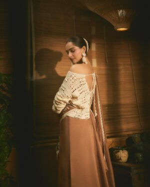 Shereen Sikka Instagram - Celebrating @masabagupta in a custom @houseofmasaba sari, paired with a chic @rejinapyo blouse, and accessorized with a gorgeous @thekalaastore bag, a fun @nandnistudio scrunchie, and @fizzygoblet shoes. Every detail crafted with love and styled to perfection by my dream team. 💛✨

Grateful to @rheakapoor @shereenlovebug @sanyakapoor and @stylebyvanshika for always making me feel my best. And a big thank you to @hrishidoeshair and @mallika_bhat for the glam, and @alpakhimani for the perfect draping. Captured beautifully by @sheldon.santos.

A day filled with love and joy as we shower Masaba with all the blessings. 💕 #MasabaBabyShower