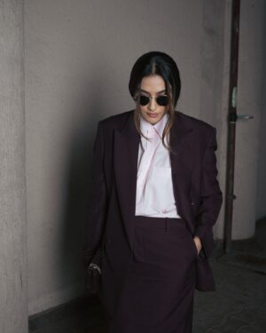 Shereen Sikka Instagram - Celebrating @perniaq season 2 podcast drop with that sleek @phoebephilo energy—minimal, bold, and effortlessly on point. Shoutout to the squad for keeping the vibe 🔥.

Glam game by @makeupbyridhi and @hrishidoeshair. 
Styled to a T by @rheakapoor @shereenlovebug @sanyakapoor @manishamelwani. 
Snapped by @remachaudhary, catching all the right angles.

#PhoebePhilo #VibeCheck #SquadGoals
