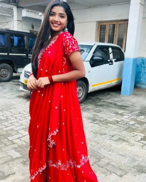 Sherin Thara Instagram - Wish you Happy new year 2025 to everyone❤️‍🩹❤️2025 ✨✨✨
.
Wearing @shyamili_boutique 
.
.
#babysherin #mayu #baakyalakshmi #vijaytelevision #instagram #instadaily #instagood #newyear #influencer #explore #trending #viral #instapost #picoftheday #photogrpahy #outfit #outfitoftheday #photooftheday