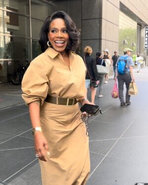 Sheryl Lee Ralph Instagram - New Year, New Looks darling! Here are some of my favorite outfits from 2024 all styled by my fabulously talented daughter @ivycoco23. 

📸: @raulromo @iamjamesanthony @eastonschirra