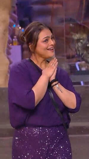 Shilpa Shirodkar Instagram - @beingsalmankhan's reaction is priceless! 💘 We are totally in awe of #ShilpaShirodkar's performance 😍 Always delighted to watch @krushna30's magic!

@beingsalmankhan @officialjiocinema @colorstv @teamshilpashirodkar

#TeamShilpaShirodkar #dance #performance #salmankhan #unstoppableShilpa #powerhouseshilpa #IconicShilpaShirodkar #Powerful #strength #strong #inspiration #Task #Energetic #BBIconShilpa #Smiles #SupportShilpa #Positivity #IconicShilpa #ShilpaInBiggBoss18 #BiggBoss18onJioCinema #BiggBoss18 #BiggBoss18OnColors
