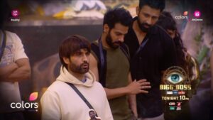 Shilpa Shirodkar Instagram - Iss baar Ex Time Gods tay karenge, dekhiye kaun Time God banne ki race se baahar honge. 😨

Dekhiye #BiggBoss18, Mon-Fri raat 10 baje aur Sat-Sun 9:30 baje, sirf #Colors aur @officialjiocinema par.

@bellavita.official @vaselineindia @parle2020cookies @chingssecret @harpic_india @mytridenthome @gocheesein

@ChahatPofficial
@Avinash_galaxy
@KaranVeerMehra 
@rajat_9629
@Shilpashirodkr
@TajinderBagga
@Shrutika_arjun
@sarakhan811
@chumdarang
@VivianDsena01
@EishaSingh24
@itsDiggyGang
#KashishKapoor 
@aditimistry2607

#BiggBoss18 #BiggBoss #BB18