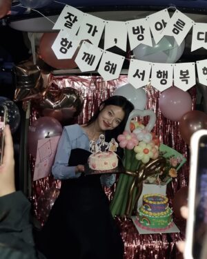 Shin Do-hyun Instagram - 제가 더 행복했어요🩷
취둥이가 되어주셔서 감사하고 사랑합니다
아름답고 찬란한 여러분들을 위하여 만세