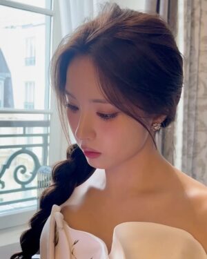 Shin Se-kyung Instagram - 💐✨👛