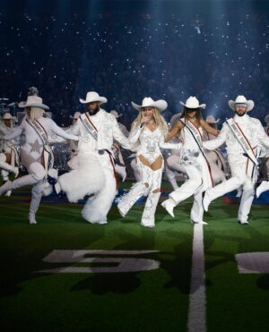 Shiona Turini Instagram - A Cowboy Carter Christmas Part 2 ❄️ A visual love letter   a reclamation of space. Thank you @harpersbazaarus @samiranasr and of course @bybiancabee for your beautiful words about our beautiful costumes. 27 million viewers and counting to witness over 400 carefully curated costumes - from cowboys to cheerleaders, dancers and drivers, the Blackbiirds to band. We did it. I’m so grateful to the team that supported me on this journey. 

My wardrobe supervisor, my right hand woman who has been rocking with me since I was working out of a studio apt in NYC @melaniesw My ACD @taragrevellie who has been by my side since Renaissance. My Queen of Custom @ericaricecruz God bought us together four or five years ago in the middle of a pandemic and we haven’t left each other since. My Molly @mwpeters_ the best stylist, shopper, vintage hunter I know - What would I do without you? 
My new loves, my Dancer dream team and more @mstr_of_disguise @daquyeen 
Our Fashion Assistants  @lauracheron.h @thatssosav @halleamanda @hollyreboff @scarletodunbar @hanna.berridge @kayaugo 
Our Talented tailors #MrTimWhite @kannataniuchi @alexnavarrodesigns @alantude @pigpattypaige @cacouture we couldn’t do it without you. 
@justxone @_itsalannah @ibreani @chilllllc 
There are so many people who made this happen - I’m beyond grateful
To the team @parkwood @yvettenoelschure @mstinaknowles collaborating with you all is the biggest blessing there is. And of course our leader @beyonce. My Virgo. Thank you.