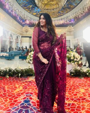 Shireen Mirza Instagram - Today’s good mood is sponsored by this Saree ✨🫶🏼😍@meenabazaar