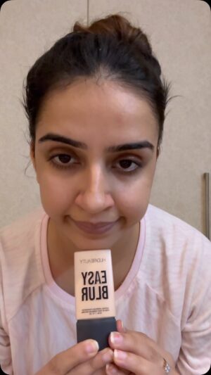 Shirin Sewani Instagram - @hudabeauty easy blur is actually capable to hide 2 faced personality of your ex ❤️

#meta #makeup #fashion#grwm #beauty #reels #reelkarofeelkaro #reelsindia #explore 
[ Grwm , ootd , look , fashion ]