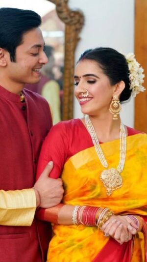Shirin Sewani Instagram - Couple photos lena mushkil hai but @pondsindia ke saath skin ka khyaal rakhna nahi. 

#ad
#pondsbbcream
#Diwali2024
#Diwali
#FestiveVibes
#FestiveMakeup
#Glowfromwithin
#Lightupfromwithin
