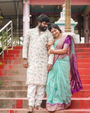Shiva Jyothi Instagram - కొత్త సంవత్సరం శుభాకాంక్షలు అందరికి 2025 🤩🤩

couple outfits by @southtraditionalsarees ❤️

pics @thehashtag_photography 💕

#newpost #instagram #instagood #newyear #celebration #wshingyouonlythebest #2025 #postivevibes